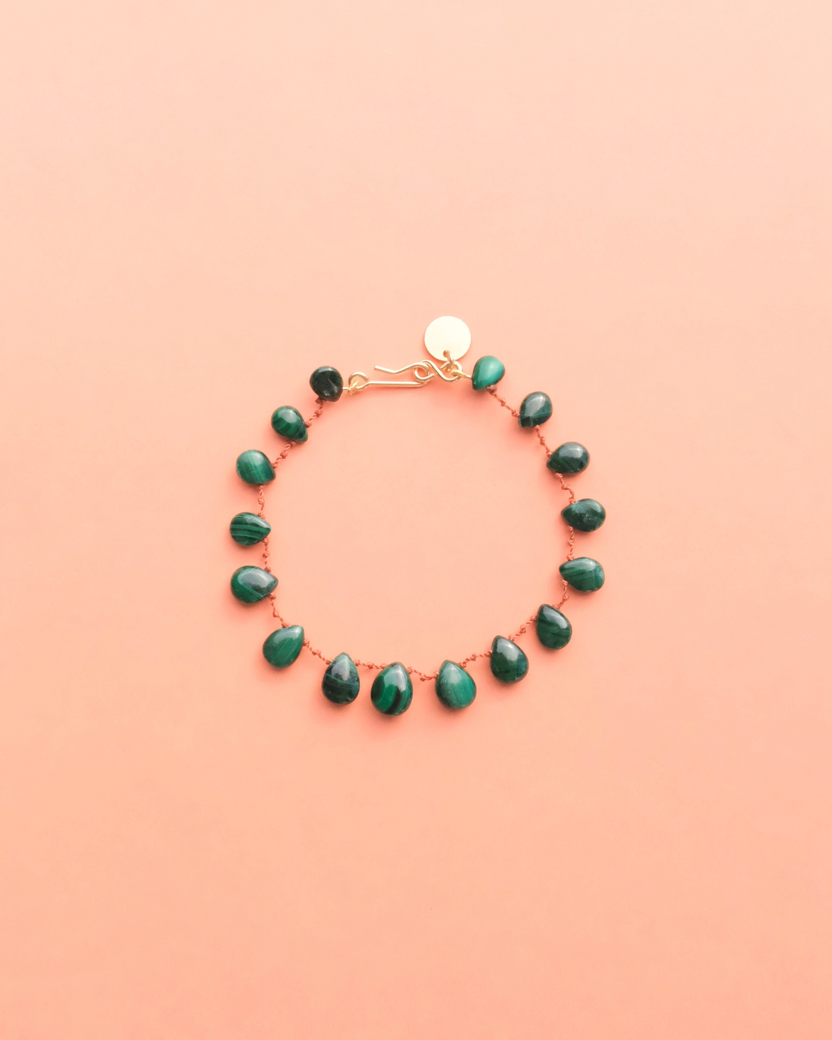 Bracelet Savannah en malachite sur cordon — IVARENE Paris