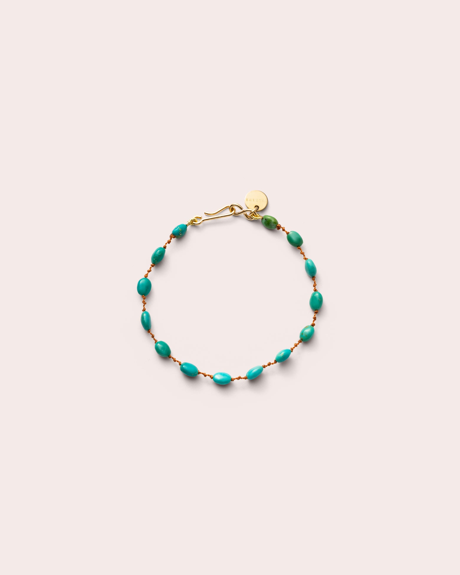 Bracelet en turquoise sur cordon — IVARENE Paris
