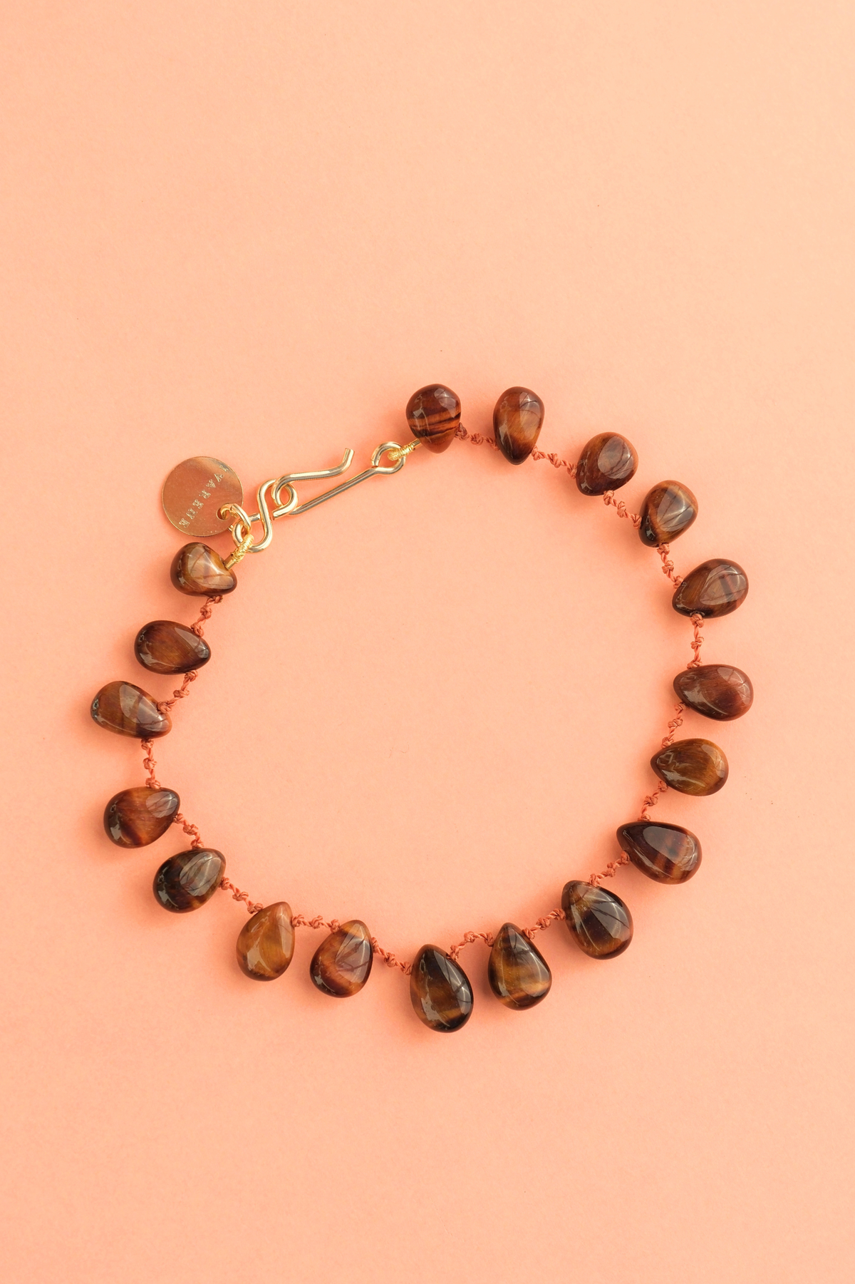 Bracelet Willetta en œil de tigre, autre vue — IVARENE Paris