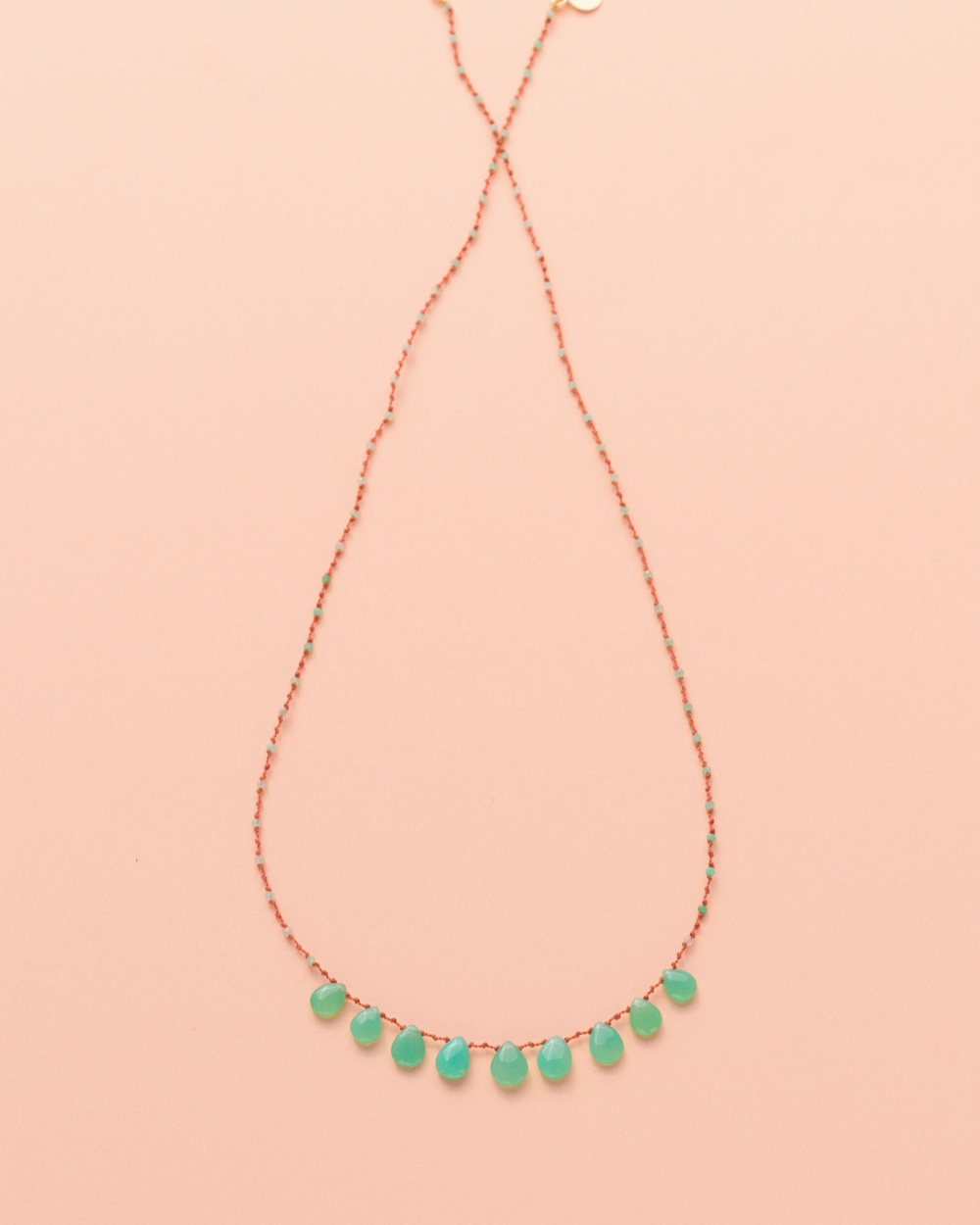 Collier en chrysoprase sur cordon — IVARENE Paris