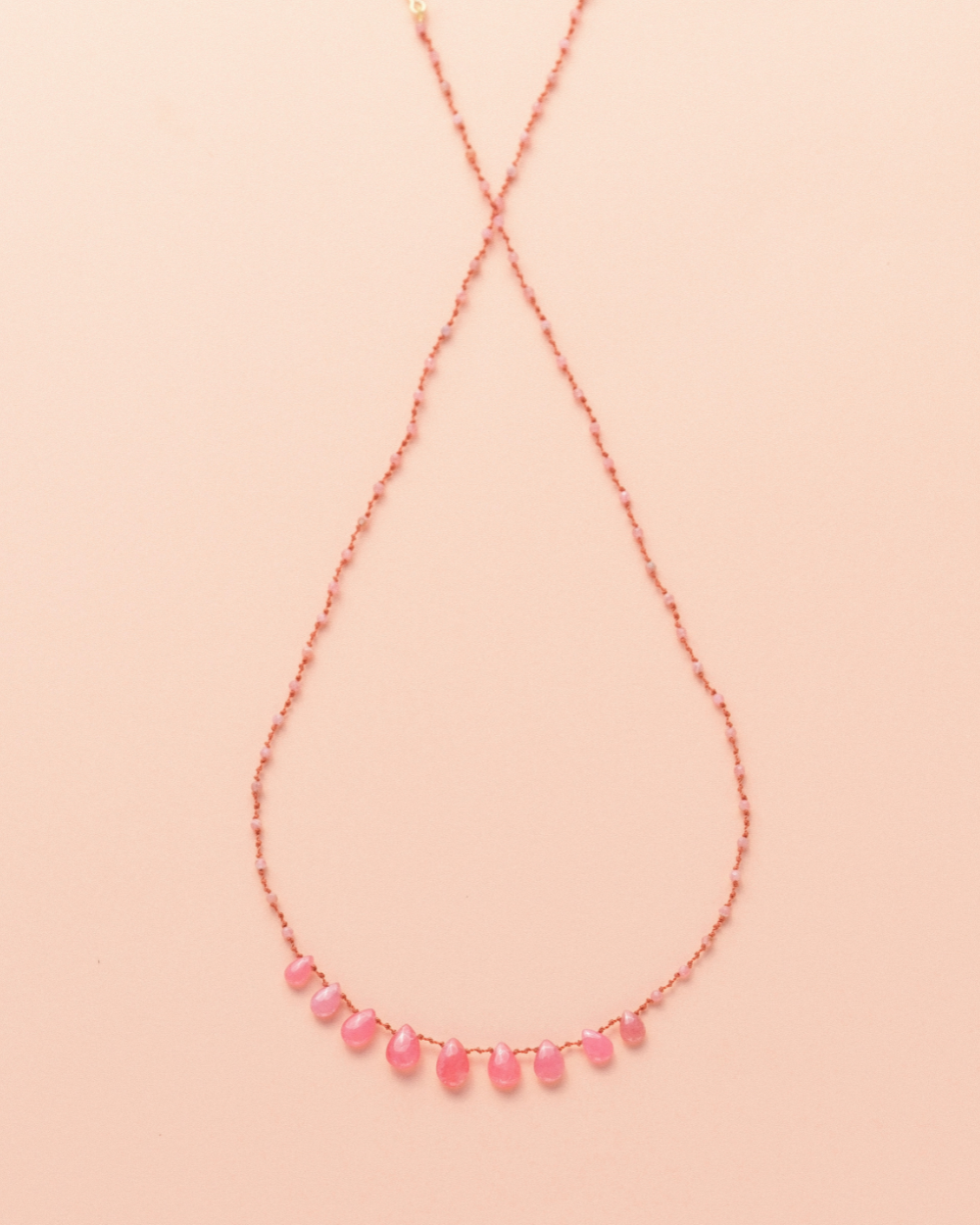 Collier en rhodocrosite sur cordon — IVARENE Paris