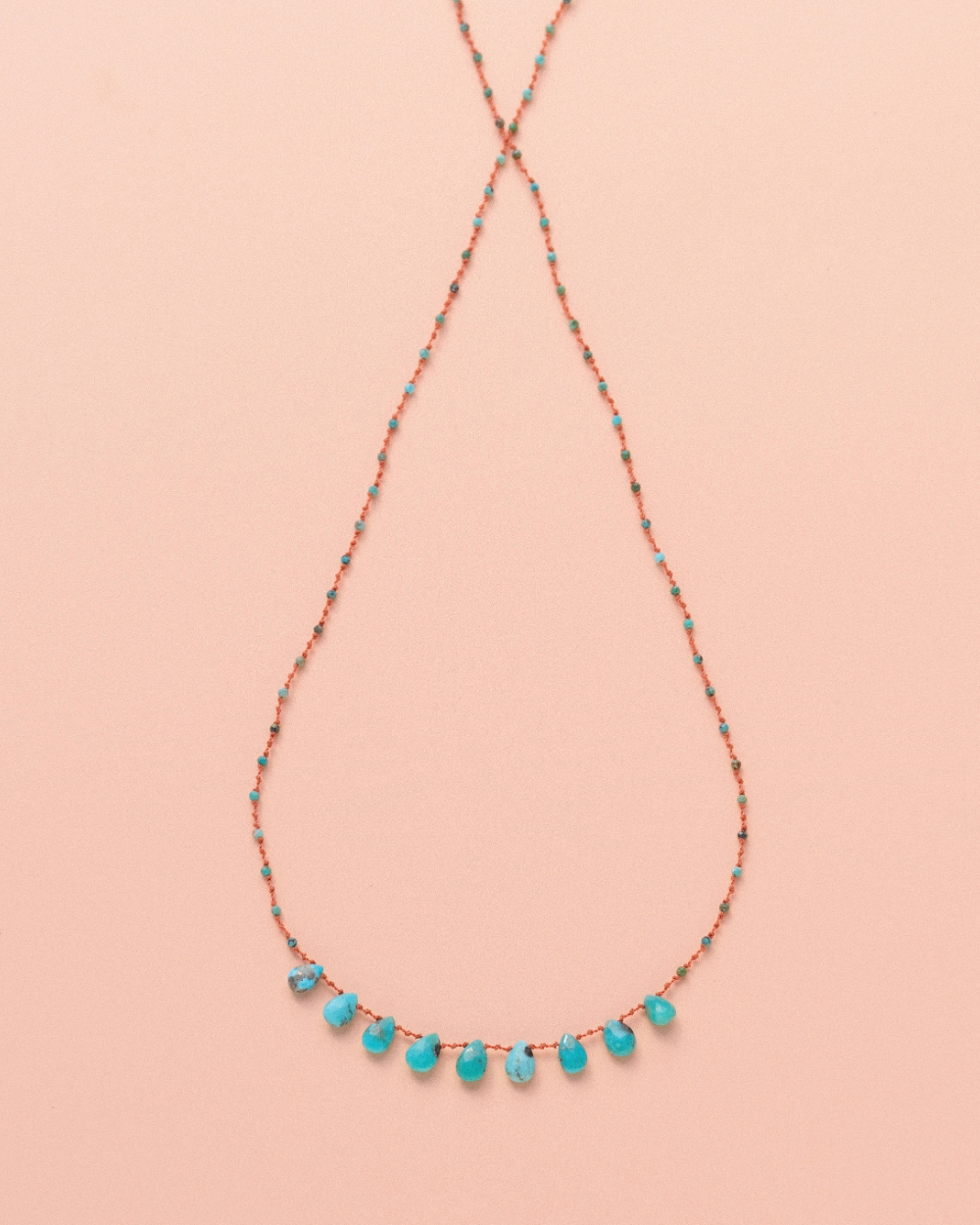 Collier en turquoise sur cordon — IVARENE Paris