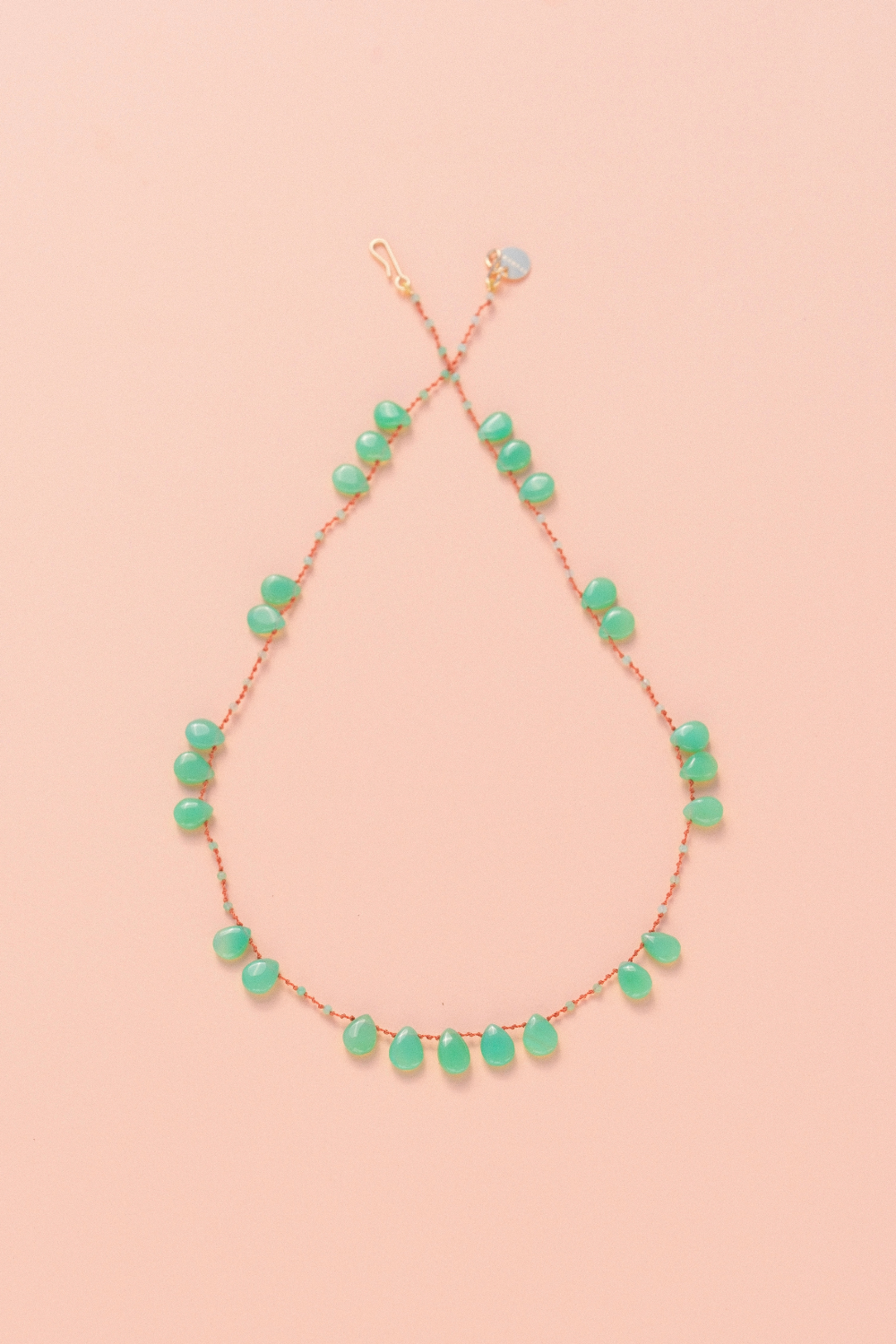 Collier en chrysoprase sur cordon — IVARENE Paris