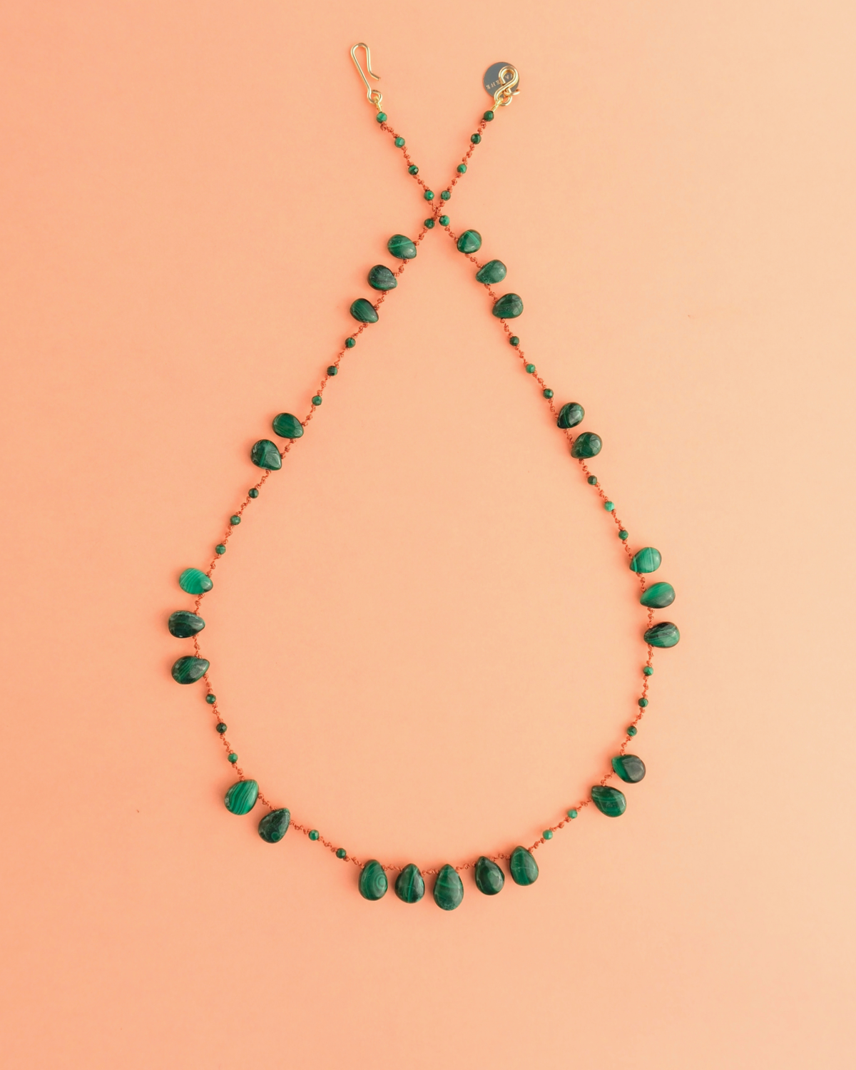 Collier Offset en malachite sur cordon — IVARENE Paris