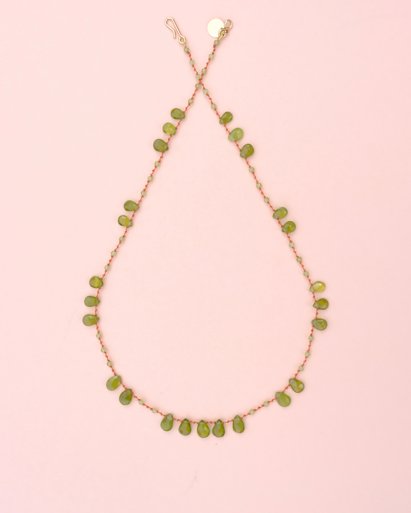 Collier en vésuvianite sur cordon — IVARENE Paris