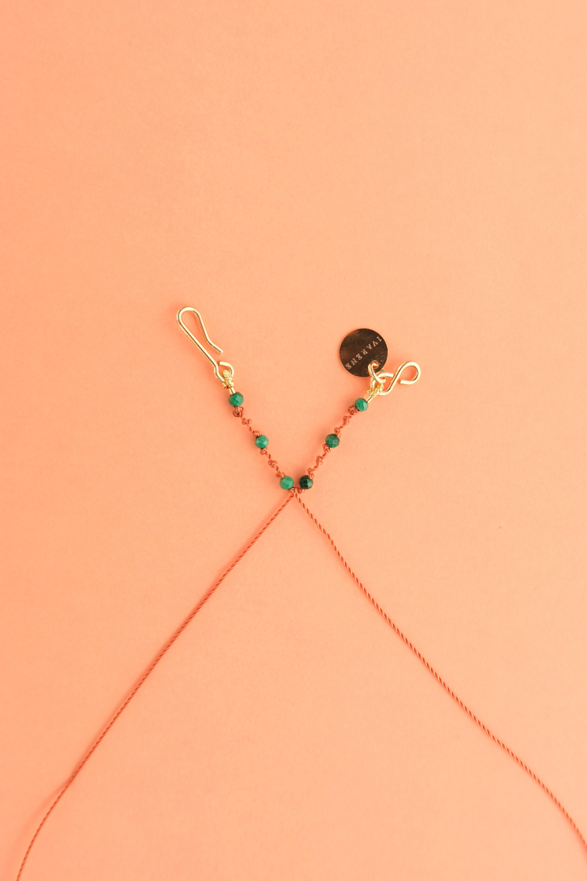 5-Drop Necklace in malachite, close-up — IVARENE Paris