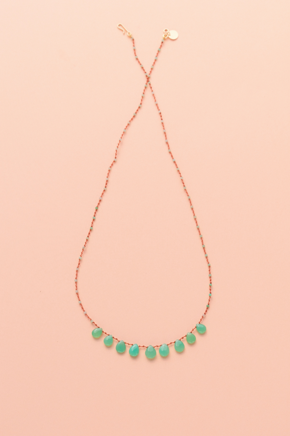 Collier en chrysoprase sur cordon — IVARENE Paris