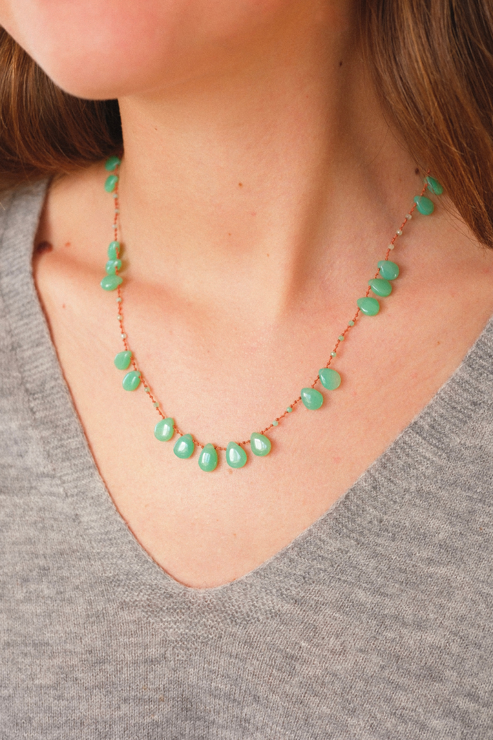 Collier en chrysoprase sur cordon — IVARENE Paris
