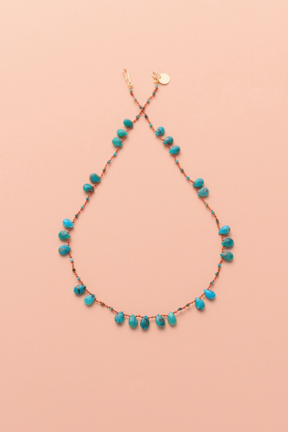 Collier en turquoise sur cordon — IVARENE Paris