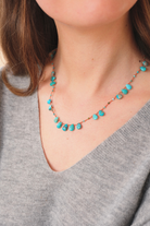 Collier en turquoise sur cordon — IVARENE Paris