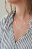 Collier Offset en pierre de lune facettes, vidéo du collier porté au cou — IVARENE Paris